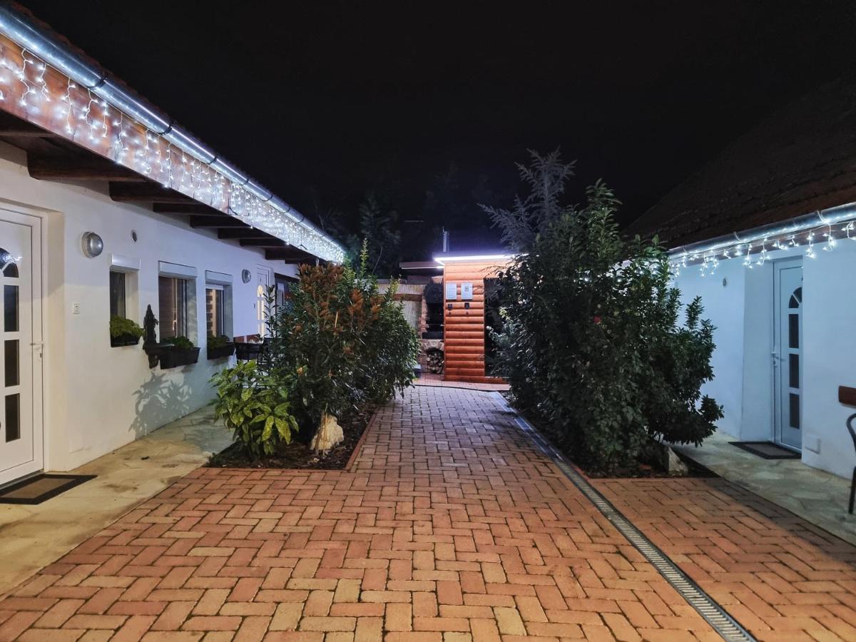 Gyöngy Apartmanházak Gyongyos Exterior foto